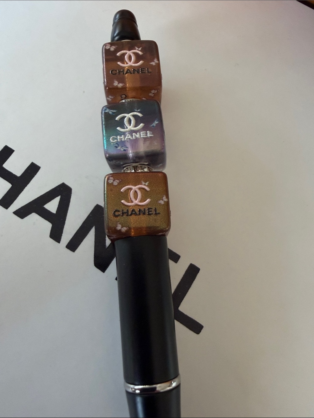 🏵️Black Pen with Brown and Blue Logo Cubes - Picture 2 of 4